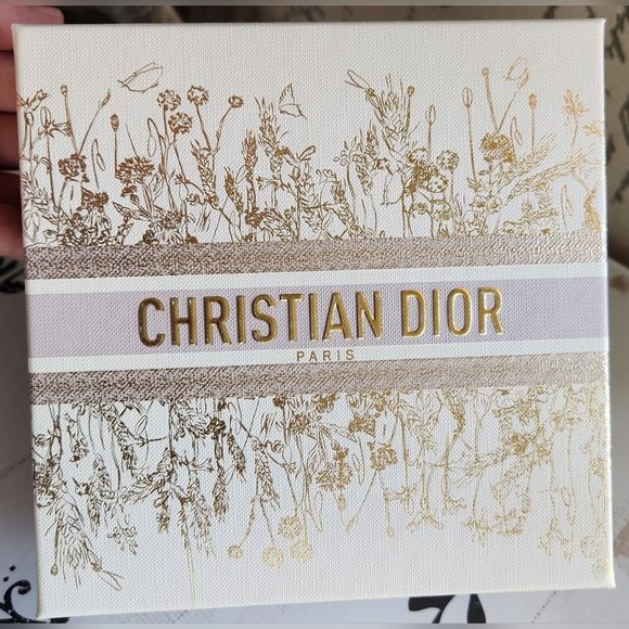 DIOR Gift Box - Picture 9 of 12